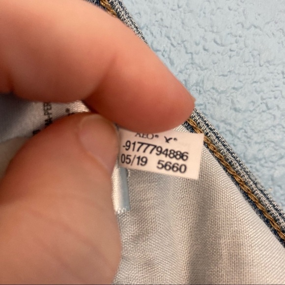 American Eagle Button Denim Circle Mini Skirt - Size 2 - Light Wash - Picture 11 of 13